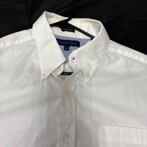 Tommy Hilfiger Men's Classic White Button-Down Shirt, size 16, 32/33